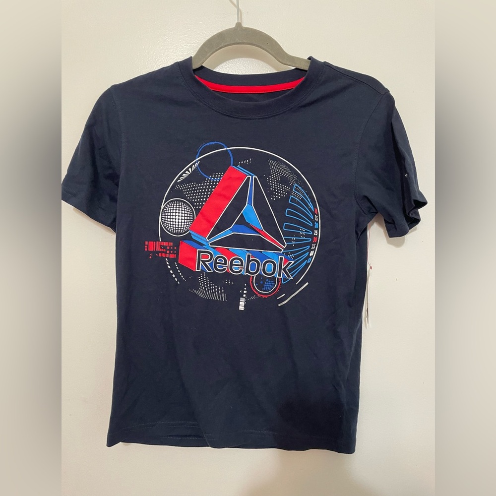 Reebok classic Boy’s Medium (8)Navy Space Graphics Short sleeve T Shirt NEW